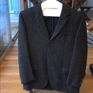 Three button men’s blazer.